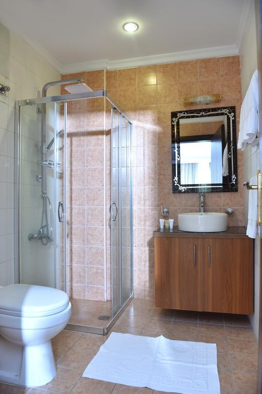 Bravo Royal Hotel Suites Kuwait City Exterior photo