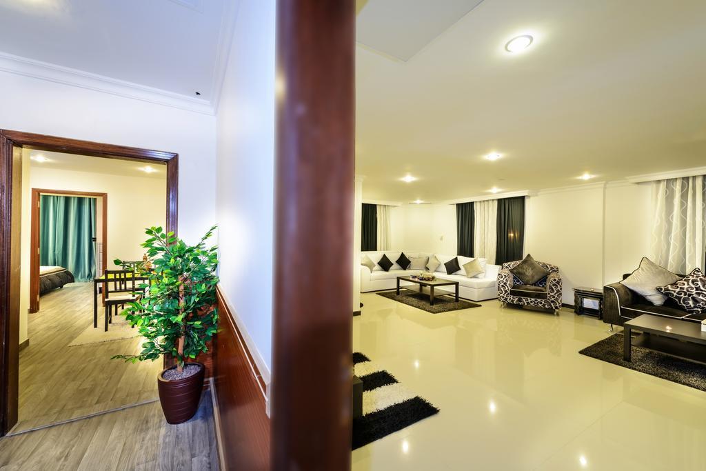 Bravo Royal Hotel Suites Kuwait City Exterior photo