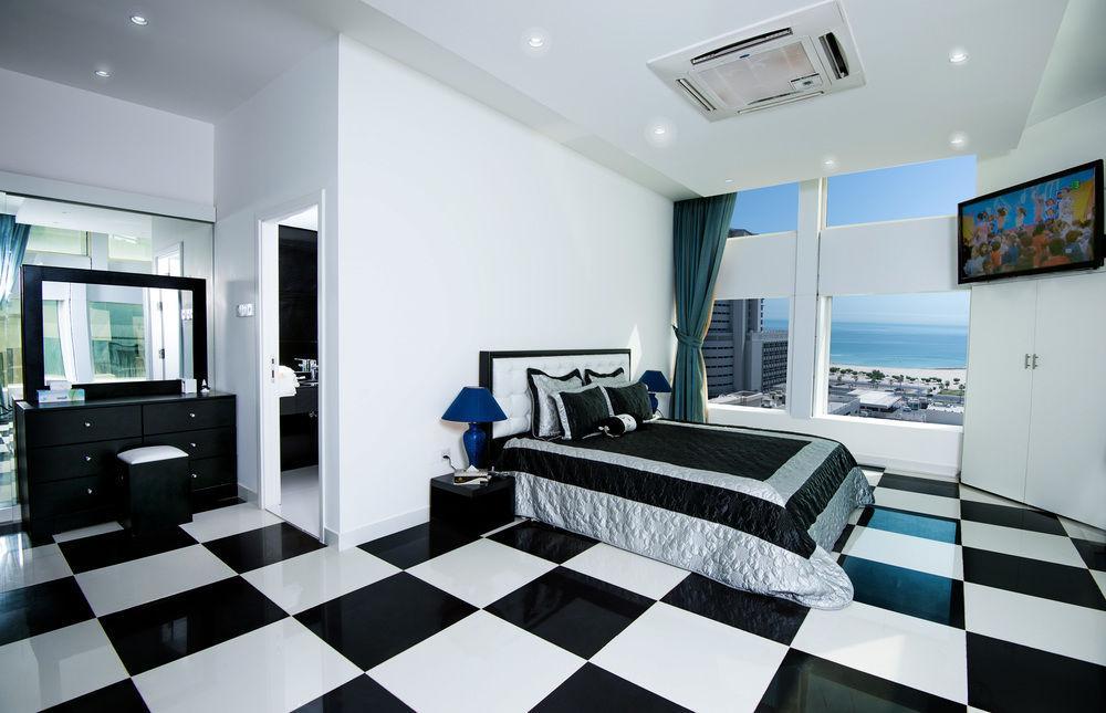 Bravo Royal Hotel Suites Kuwait City Exterior photo