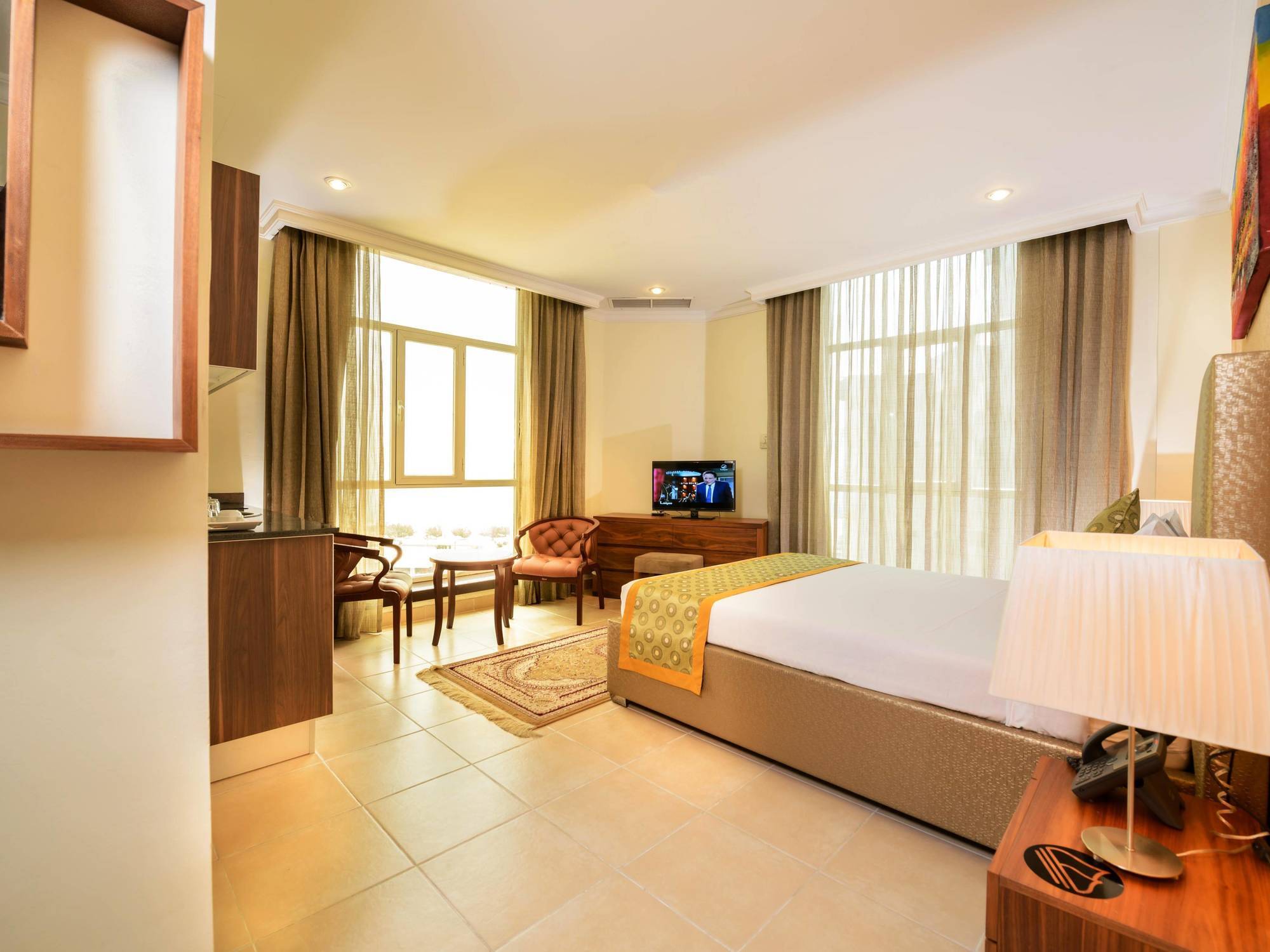 Bravo Royal Hotel Suites Kuwait City Exterior photo