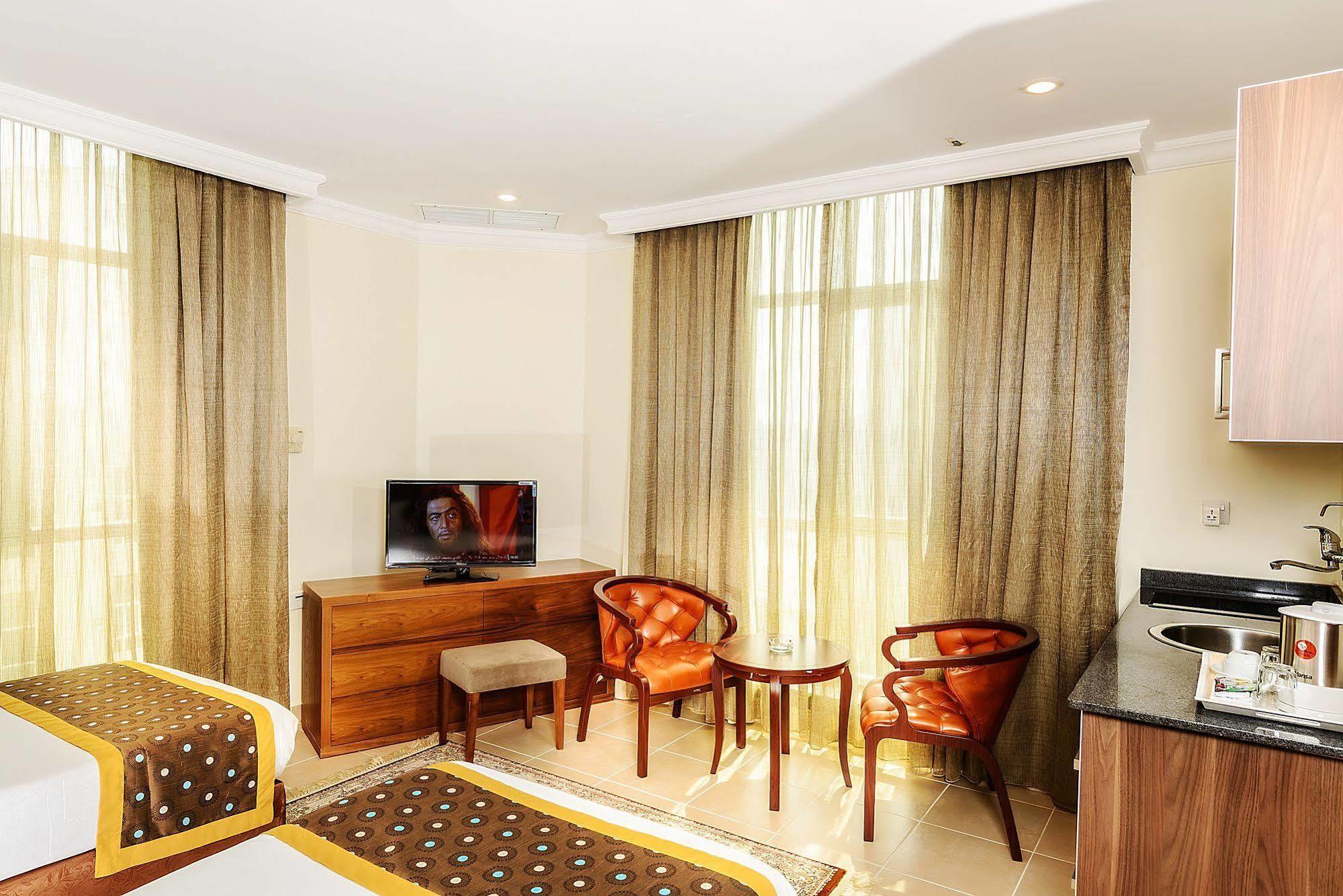 Bravo Royal Hotel Suites Kuwait City Exterior photo