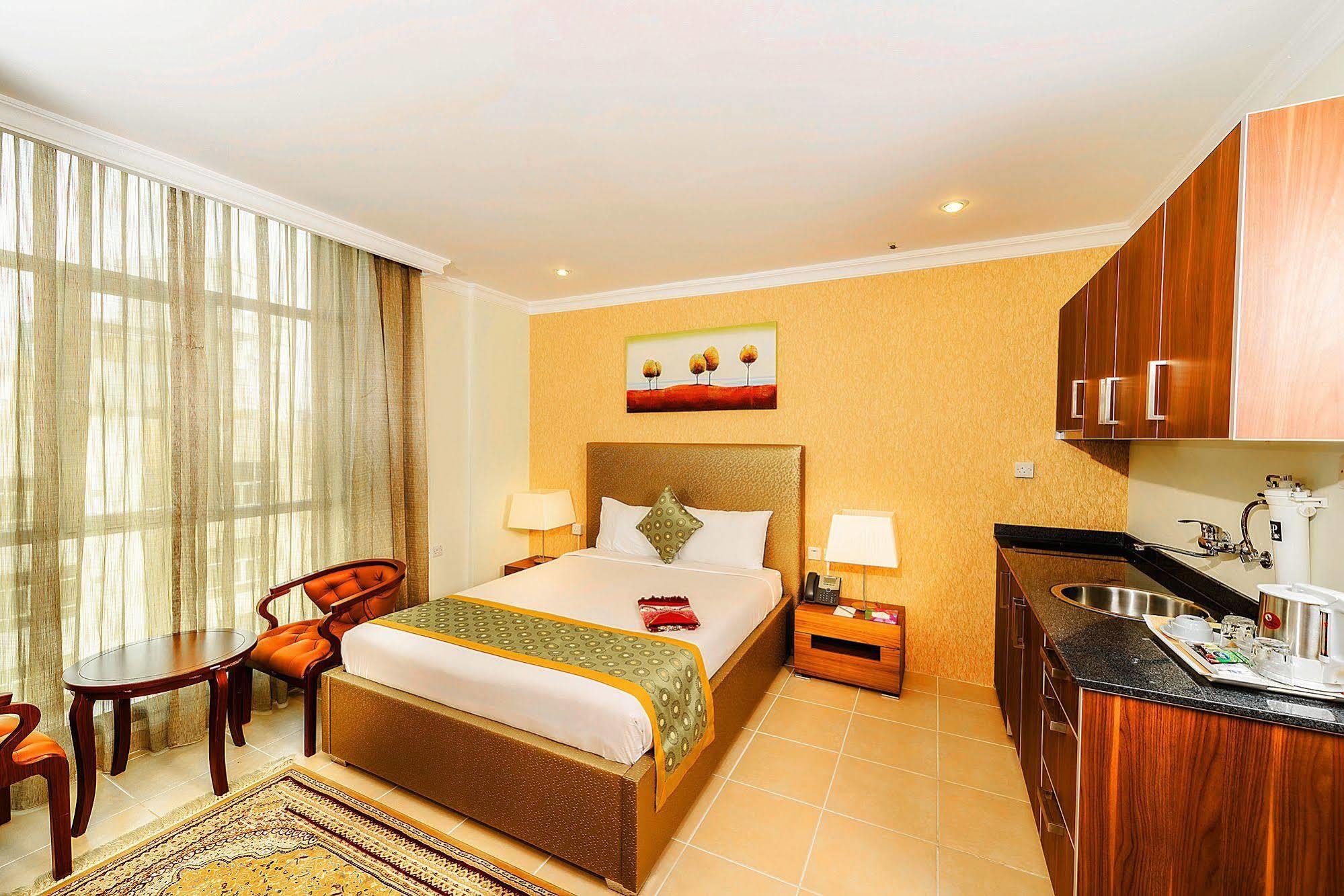 Bravo Royal Hotel Suites Kuwait City Exterior photo