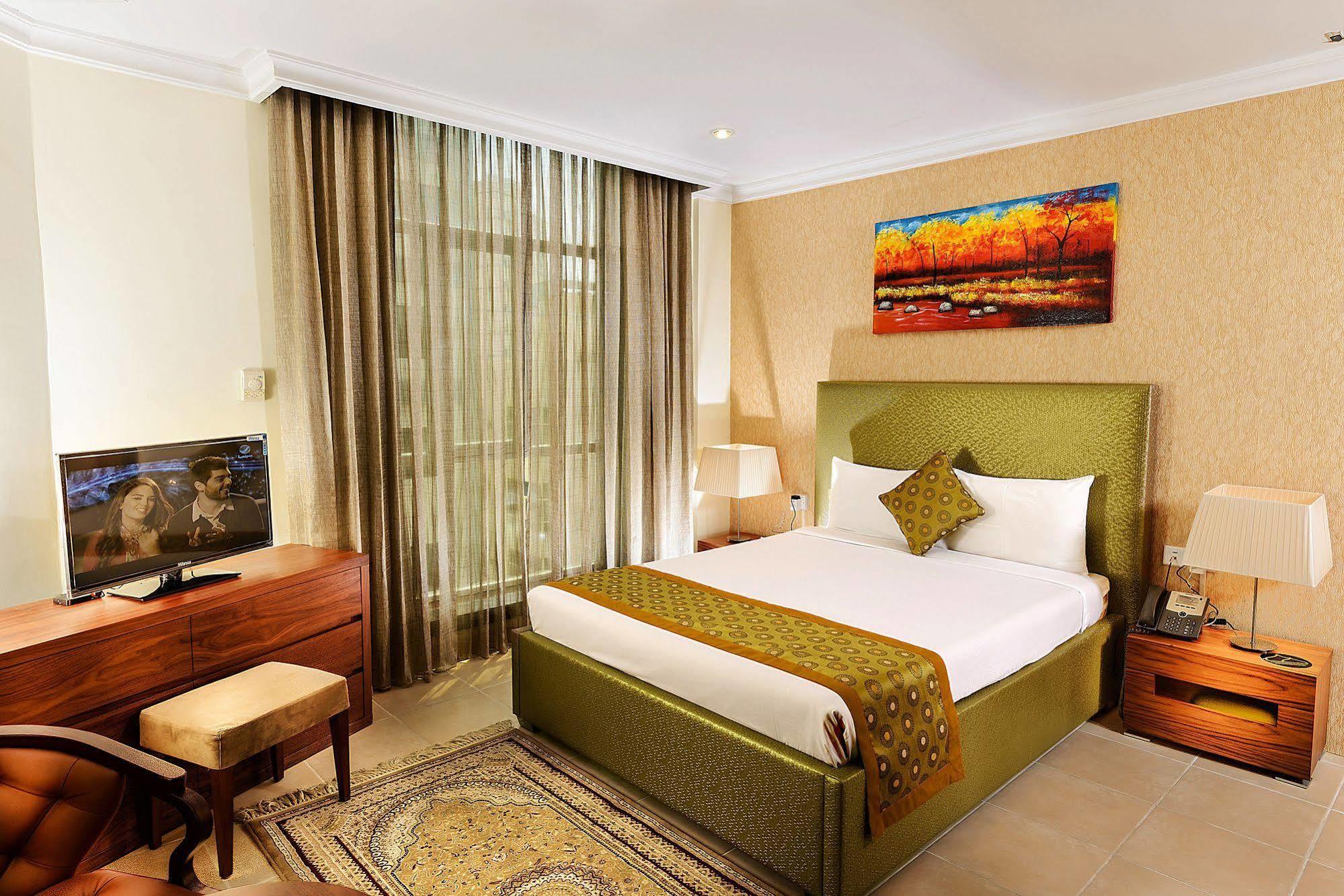 Bravo Royal Hotel Suites Kuwait City Exterior photo